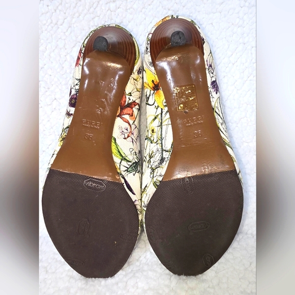 Gucci Canvas Flora White Multicolor Peep Toe Pumps - Picture 6 of 12